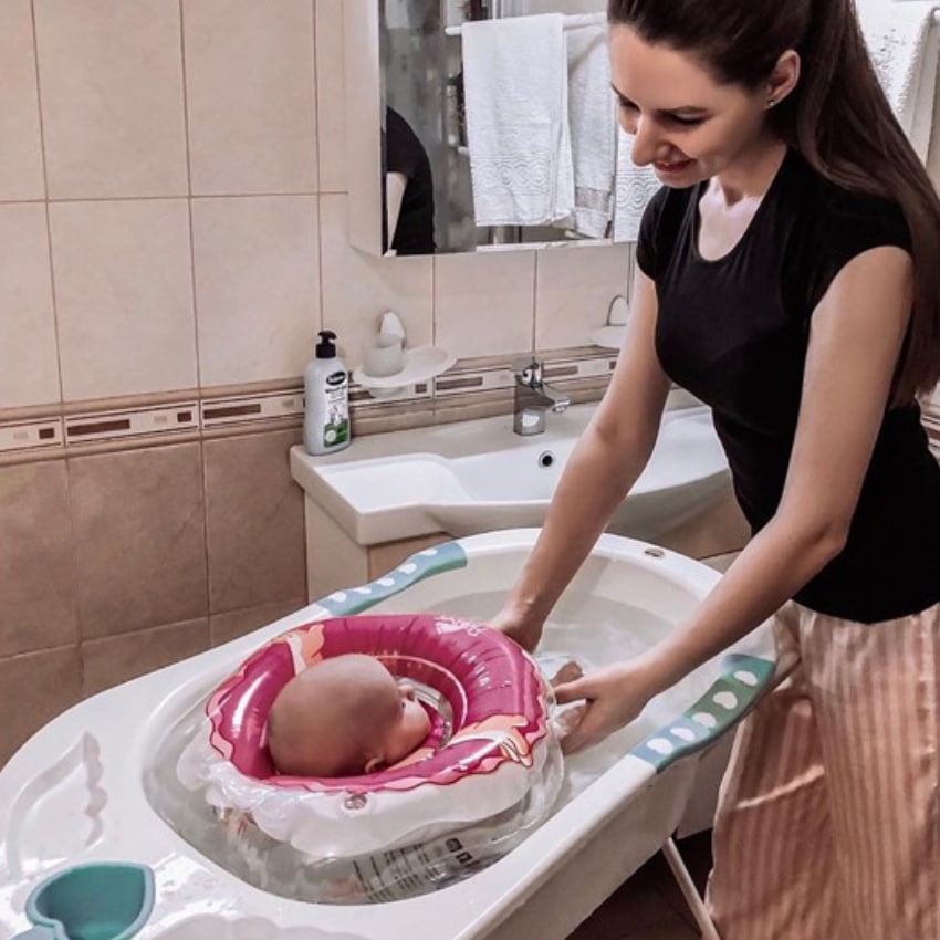 Купание новорожденного